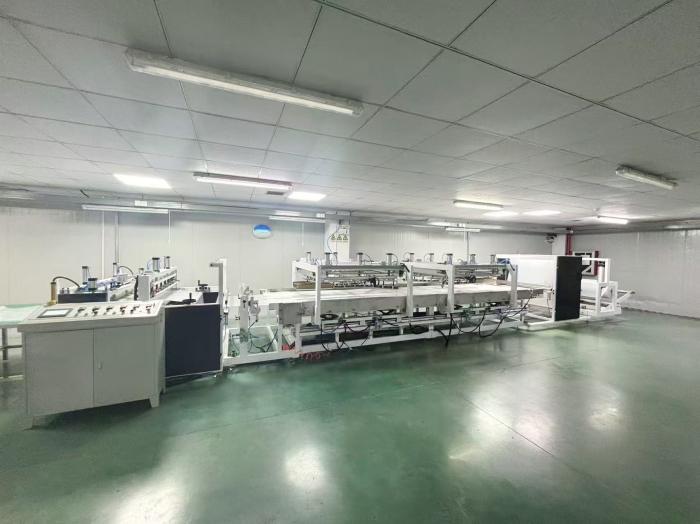 內(nèi)袋成型機(jī).jpg